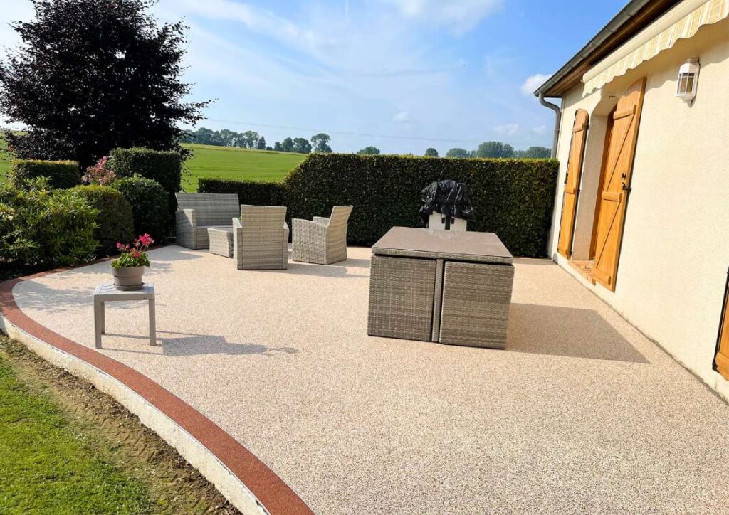 terrasse beige et marron en Gom EPDM dans le 87